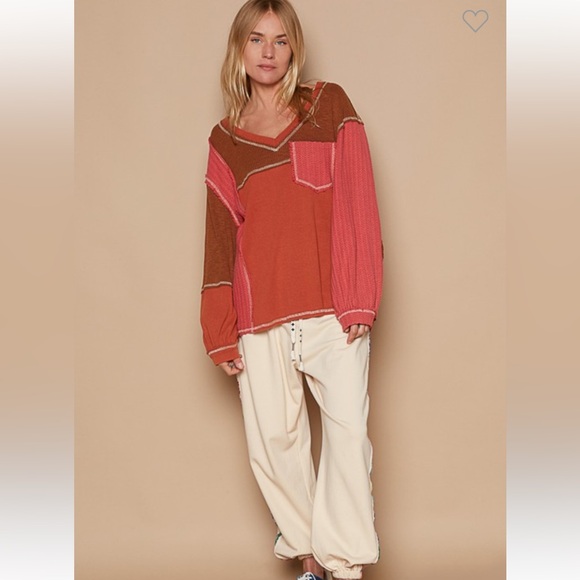 #59” POL V NECK CONTRAST KNIT PANEL COLOR BLOCK TOP - Picture 3 of 5